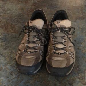 Columbia hiking shoes